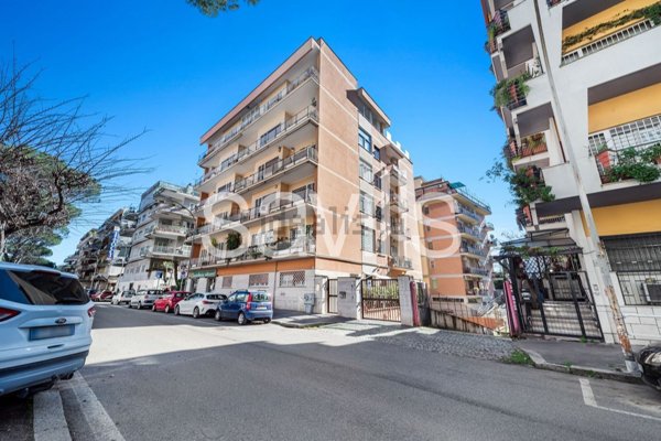 appartamento in vendita a Roma in zona Ardeatino