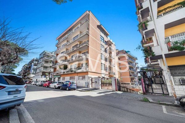 appartamento in vendita a Roma in zona Ardeatino