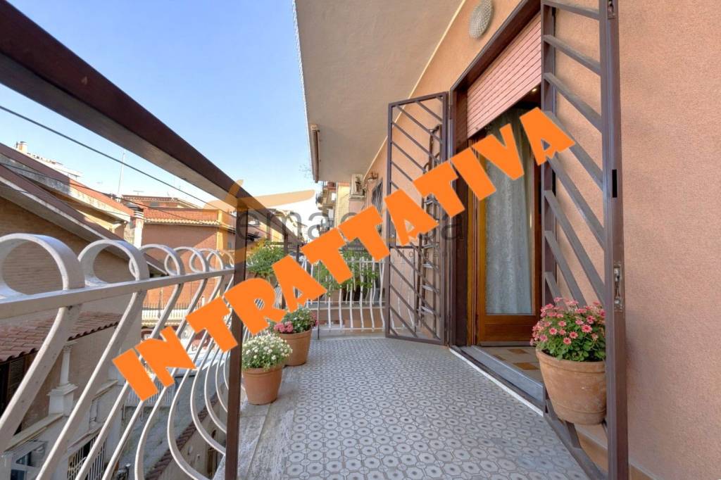 appartamento in vendita a Roma in zona Torre Angela