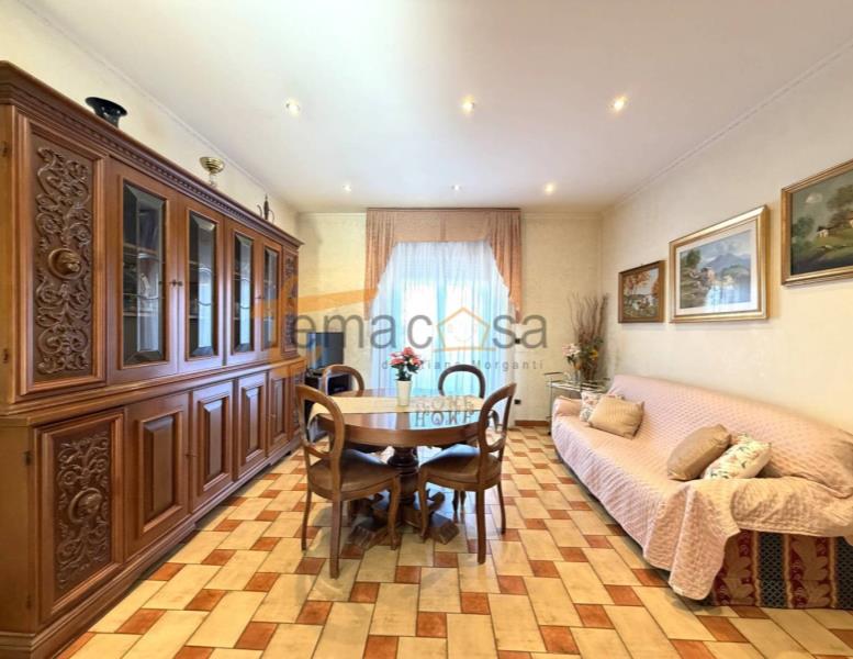 appartamento in vendita a Roma in zona Torre Angela