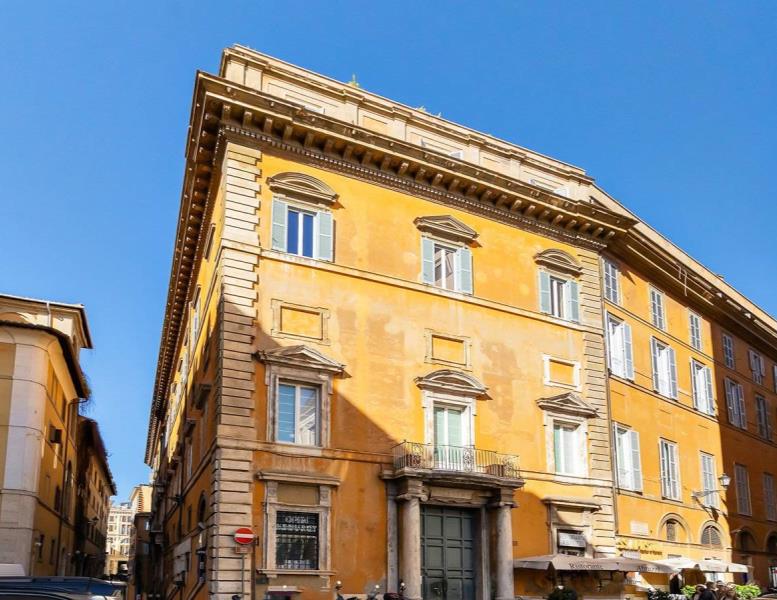 appartamento in vendita a Roma in zona Trevi-Colonna