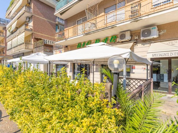 negozio in vendita a Roma in zona Torrevecchia