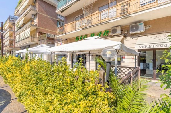 negozio in vendita a Roma in zona Torrevecchia