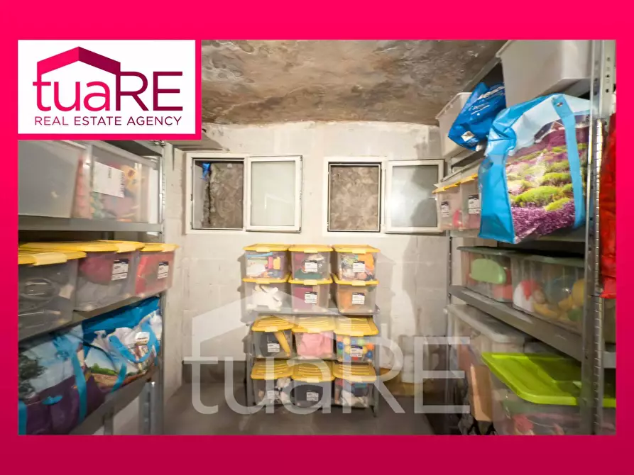 locale di sgombero in vendita a Roma in zona Trastevere