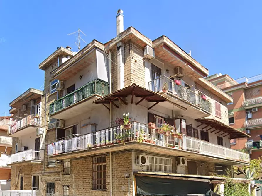 appartamento in vendita a Roma in zona Torre Angela