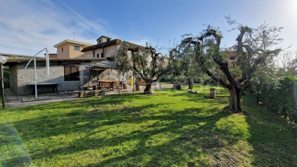 casa indipendente in vendita a Roma in zona Osteria del Curato