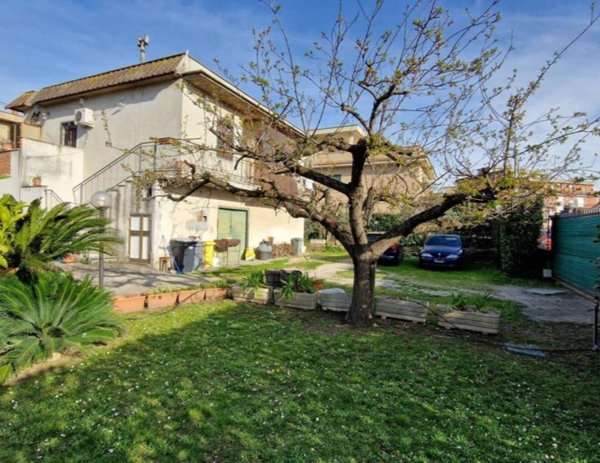 casa indipendente in vendita a Roma in zona Osteria del Curato