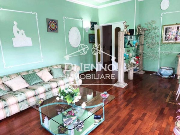 appartamento in vendita a Roma in zona Tomba di Nerone