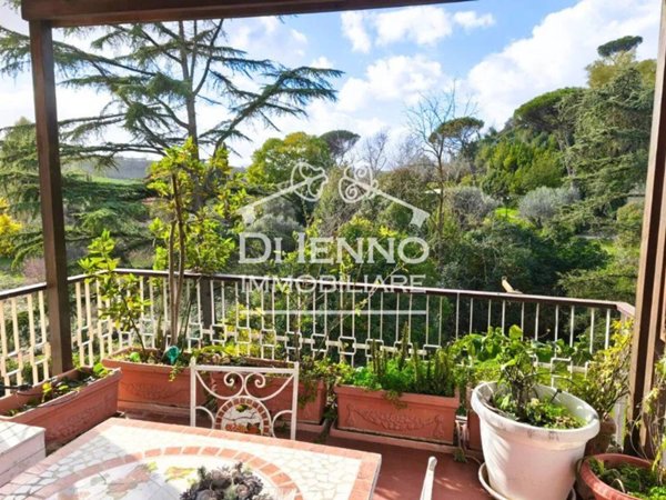 appartamento in vendita a Roma in zona Tomba di Nerone