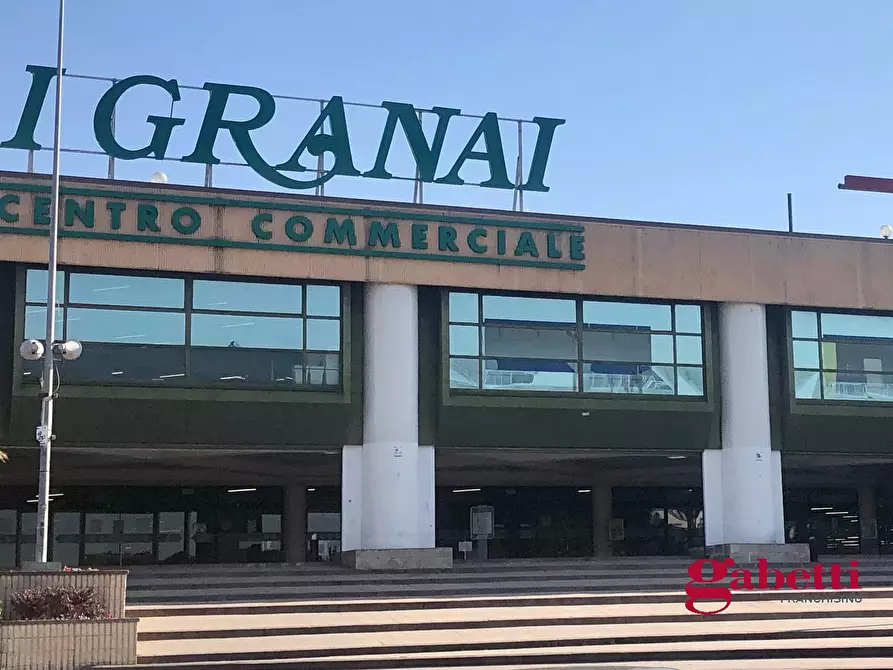 negozio in vendita a Roma in zona Ardeatino