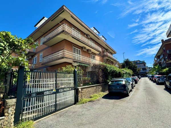 appartamento in vendita a Roma in zona Casal Morena