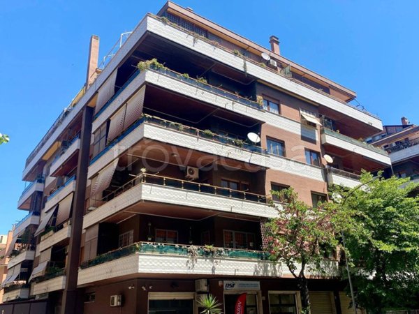 appartamento in vendita a Roma in zona Ostia