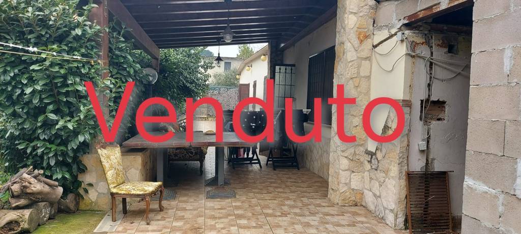 casa indipendente in vendita a Roma in zona Prima Porta
