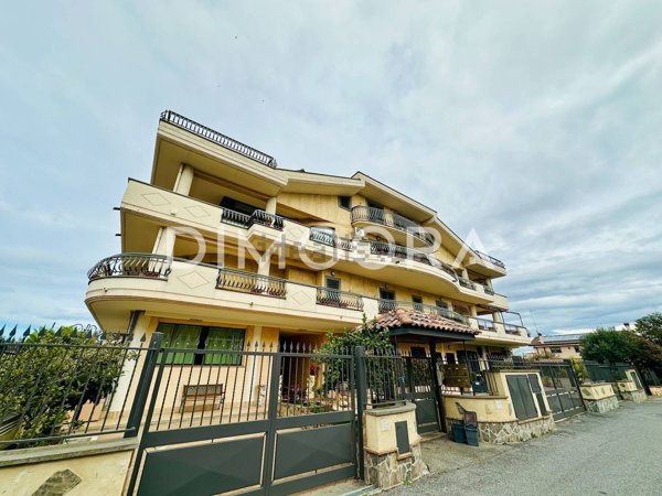 appartamento in vendita a Roma in zona Finocchio