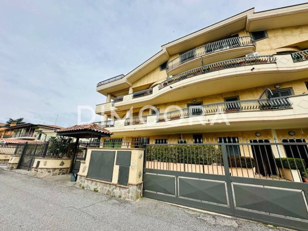 appartamento in vendita a Roma in zona Finocchio