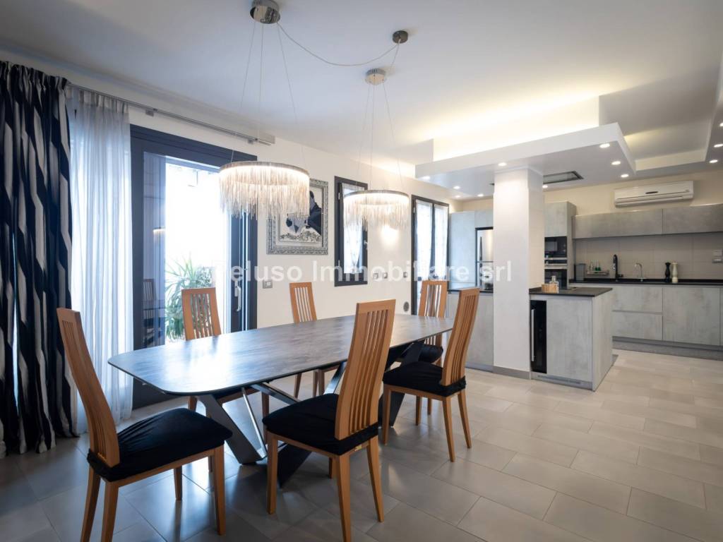 appartamento in vendita a Roma in zona Ardeatino