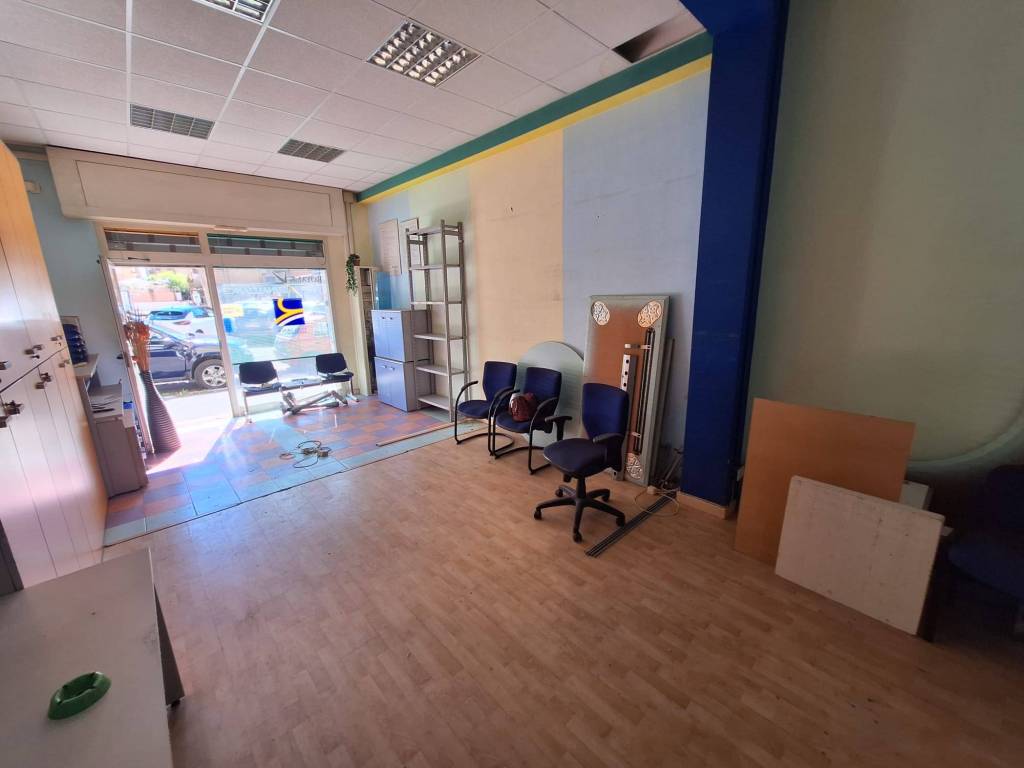 negozio in vendita a Roma in zona Prenestino-Centocelle