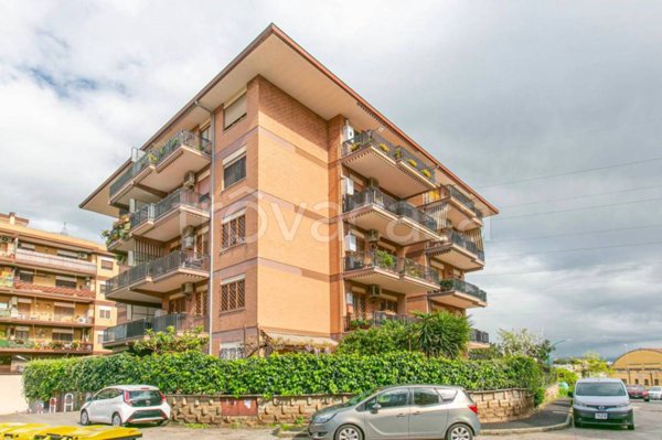 appartamento in vendita a Roma in zona San Basilio