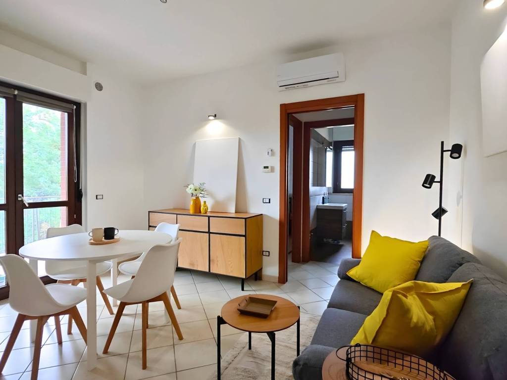 appartamento in vendita a Roma in zona Lunghezza