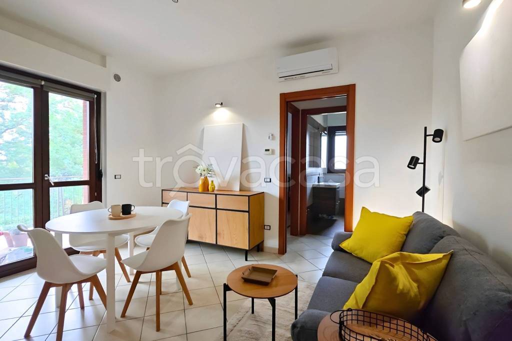appartamento in vendita a Roma in zona Lunghezza