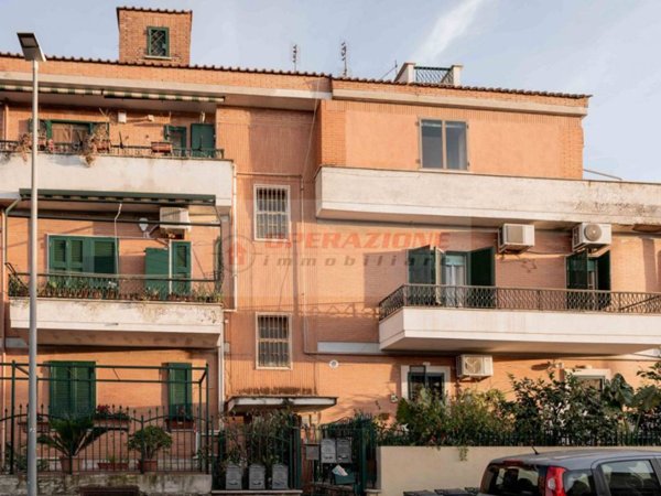 appartamento in vendita a Roma in zona Selva Candida