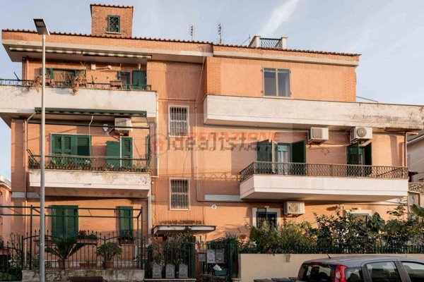 appartamento in vendita a Roma in zona Selva Candida