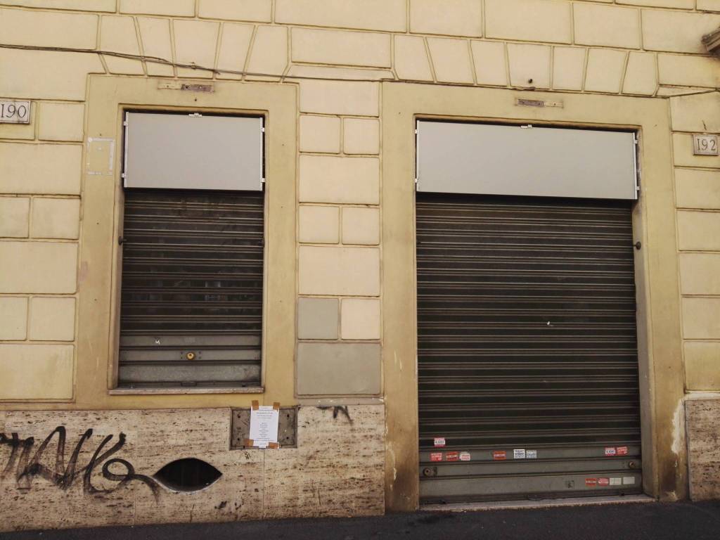 negozio in vendita a Roma in zona Parione/Sant'Eustachio