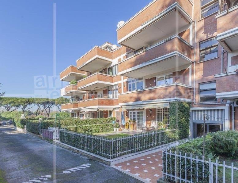 appartamento in vendita a Roma in zona Appio Claudio