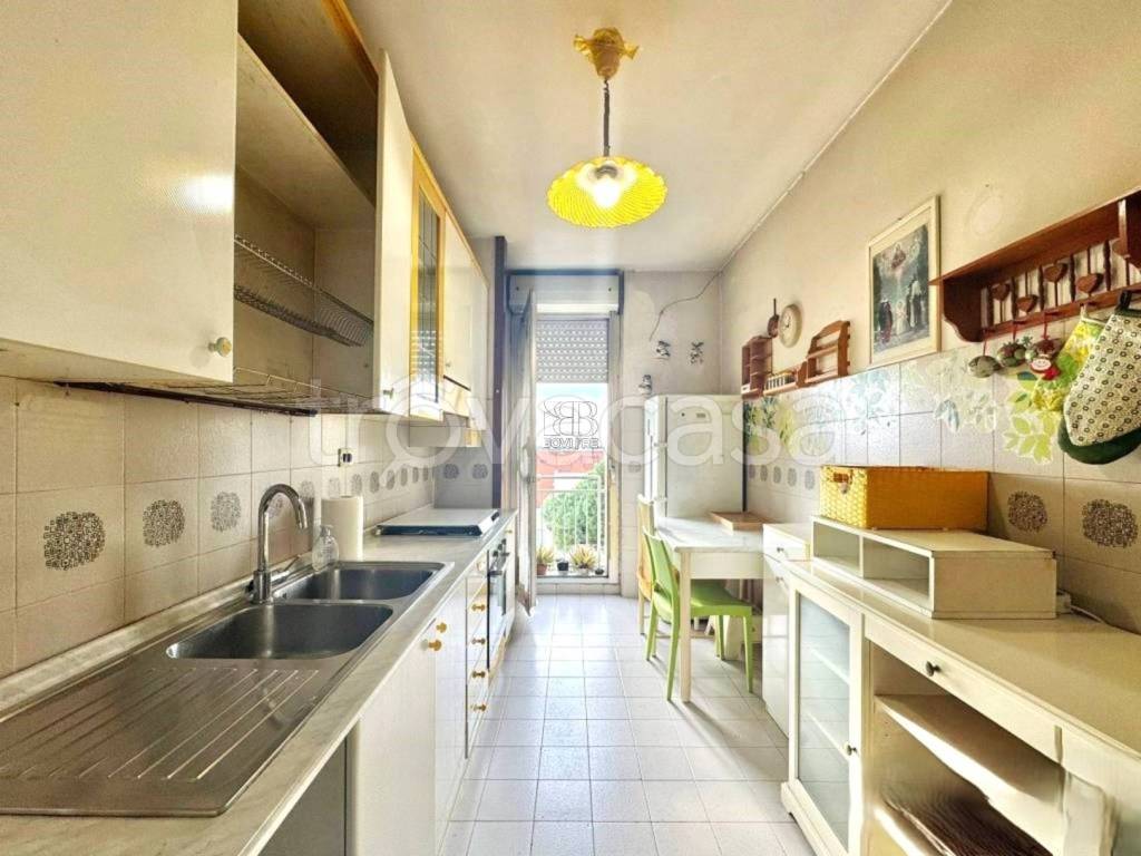 appartamento in vendita a Roma in zona Tor Bella Monaca