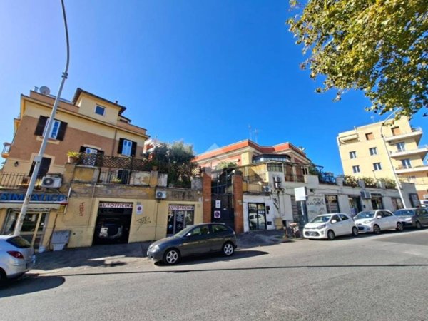 negozio in vendita a Roma in zona Gianicolense