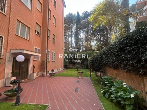 appartamento in vendita a Roma in zona Vigna Murata