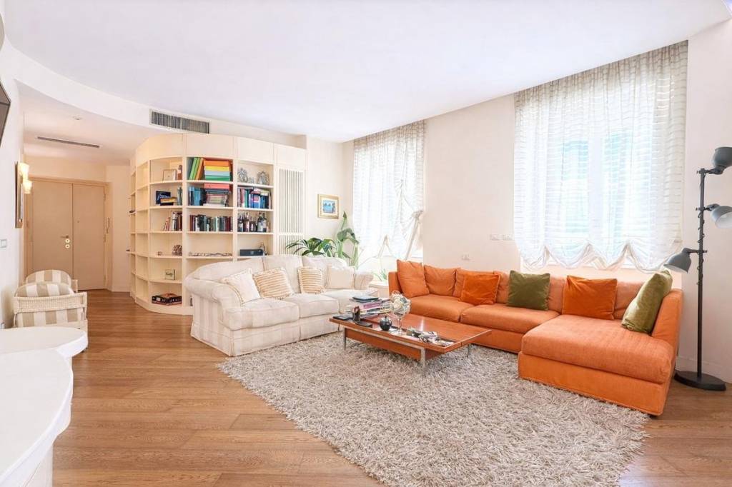 appartamento in vendita a Roma in zona Tuscolano