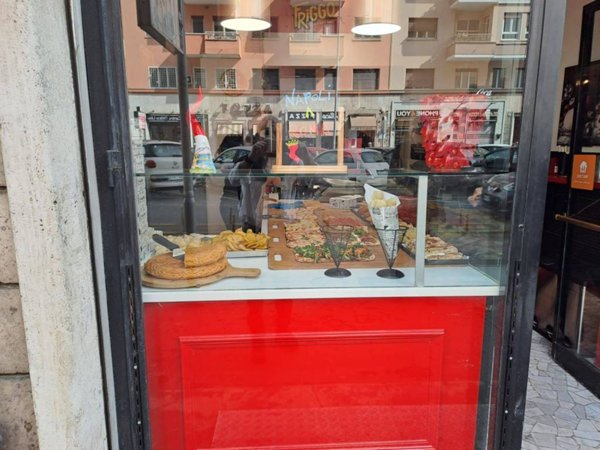 negozio in vendita a Roma in zona Trieste