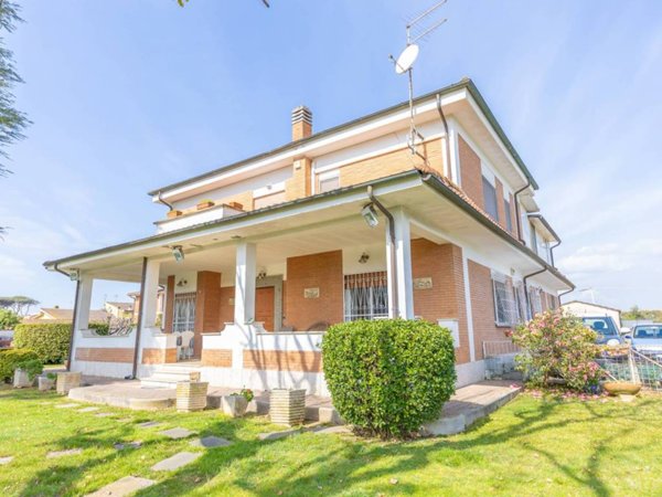 casa indipendente in vendita a Roma in zona Infernetto