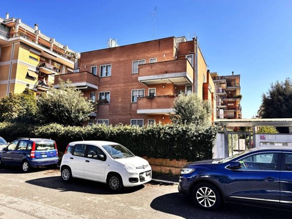 appartamento in vendita a Roma in zona Ostia