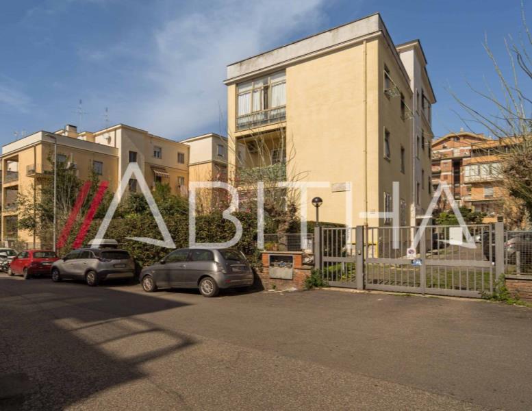 appartamento in vendita a Roma in zona Monte Sacro/Talenti