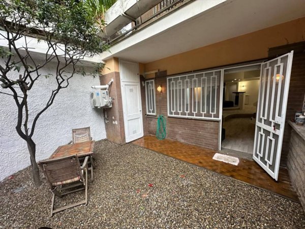 appartamento in vendita a Roma in zona Tomba di Nerone