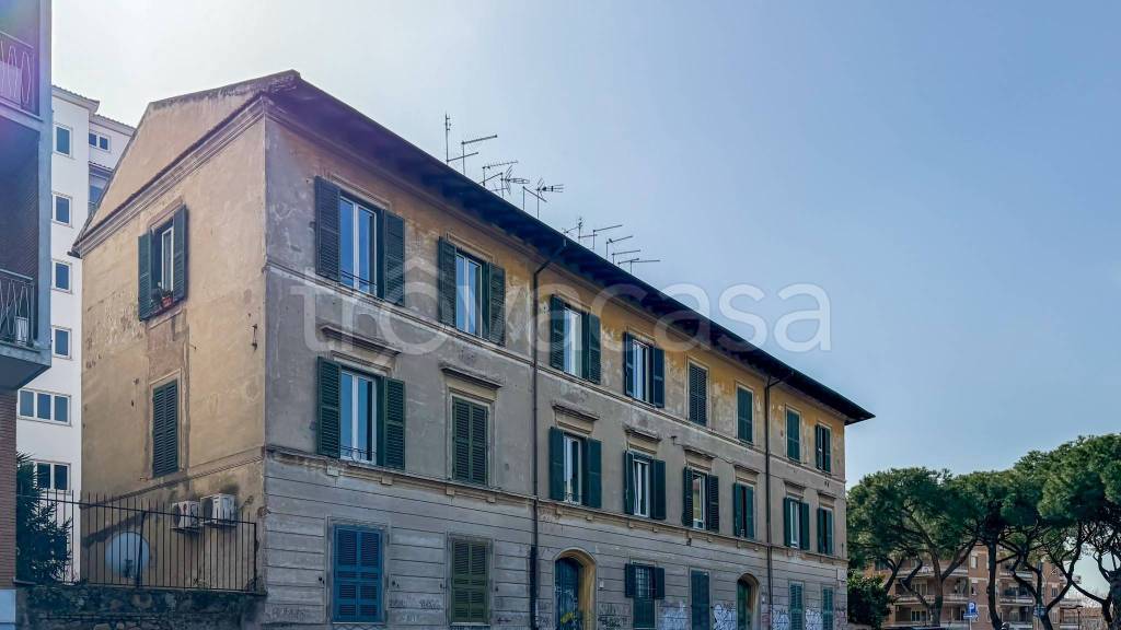 appartamento in vendita a Roma in zona Ostiense