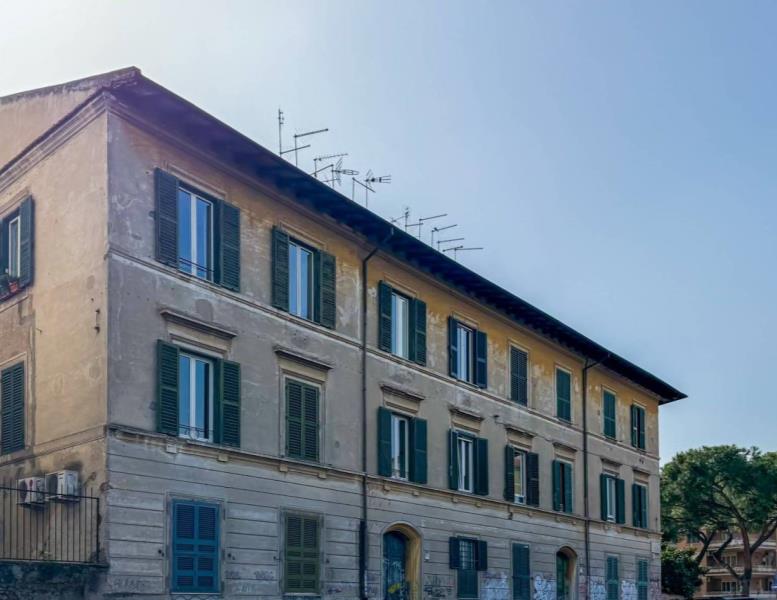 appartamento in vendita a Roma in zona Ostiense