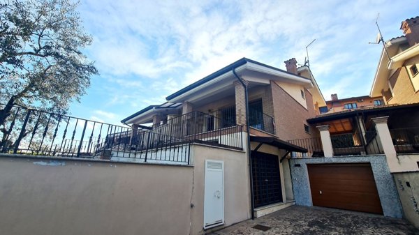 casa indipendente in vendita a Roma in zona Castel di Leva