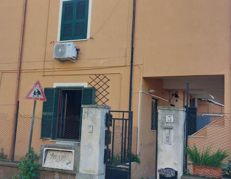appartamento in vendita a Roma in zona Appio Pignatelli
