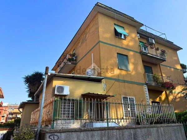 appartamento in vendita a Roma in zona Giuliano Dalmata