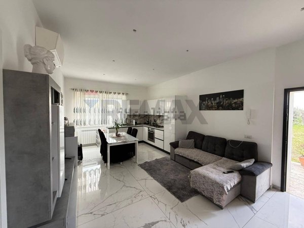 appartamento in vendita a Roma in zona Finocchio