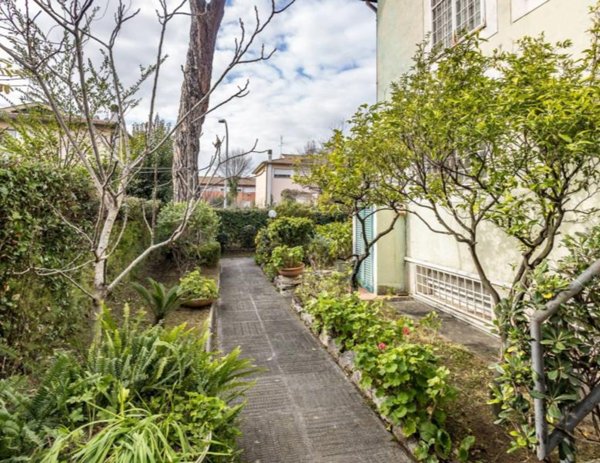 casa indipendente in vendita a Roma in zona Casal Palocco