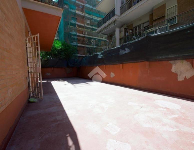 appartamento in vendita a Roma in zona Ostia Antica