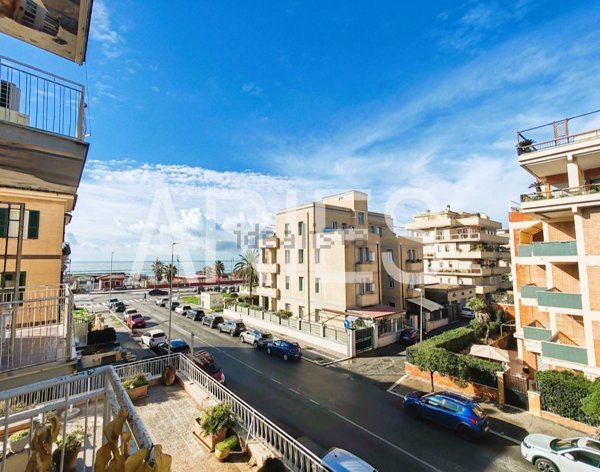 appartamento in vendita a Roma in zona Ostia