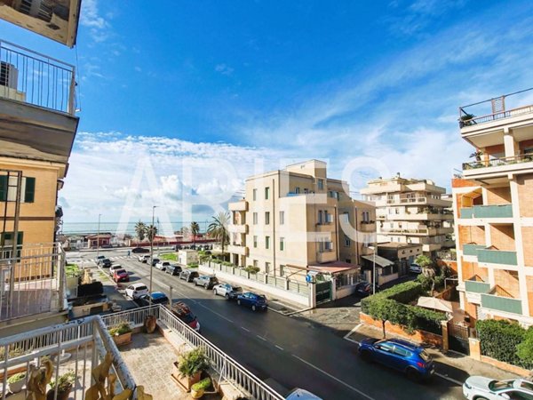appartamento in vendita a Roma in zona Ostia