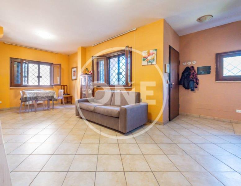 casa indipendente in vendita a Roma in zona Lunghezza