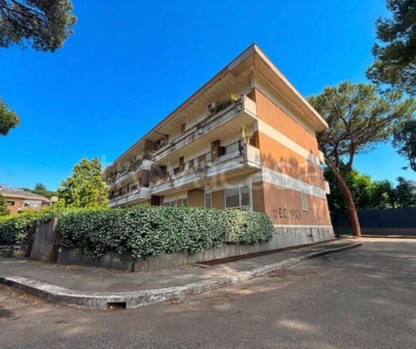 appartamento in vendita a Roma in zona Mostacciano
