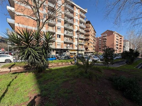 appartamento in vendita a Roma in zona Appio Claudio
